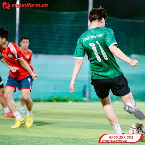 dong-phuc-bong-da-16